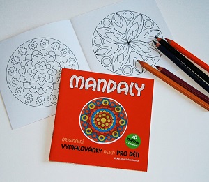 Mandaly pro děti Vymalovánky růžové (004)