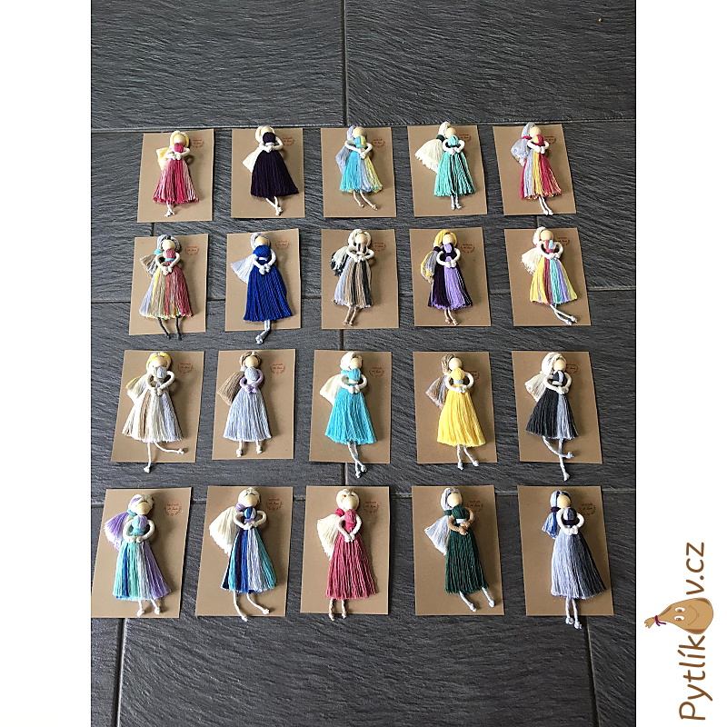 Macramé panenka 20cm