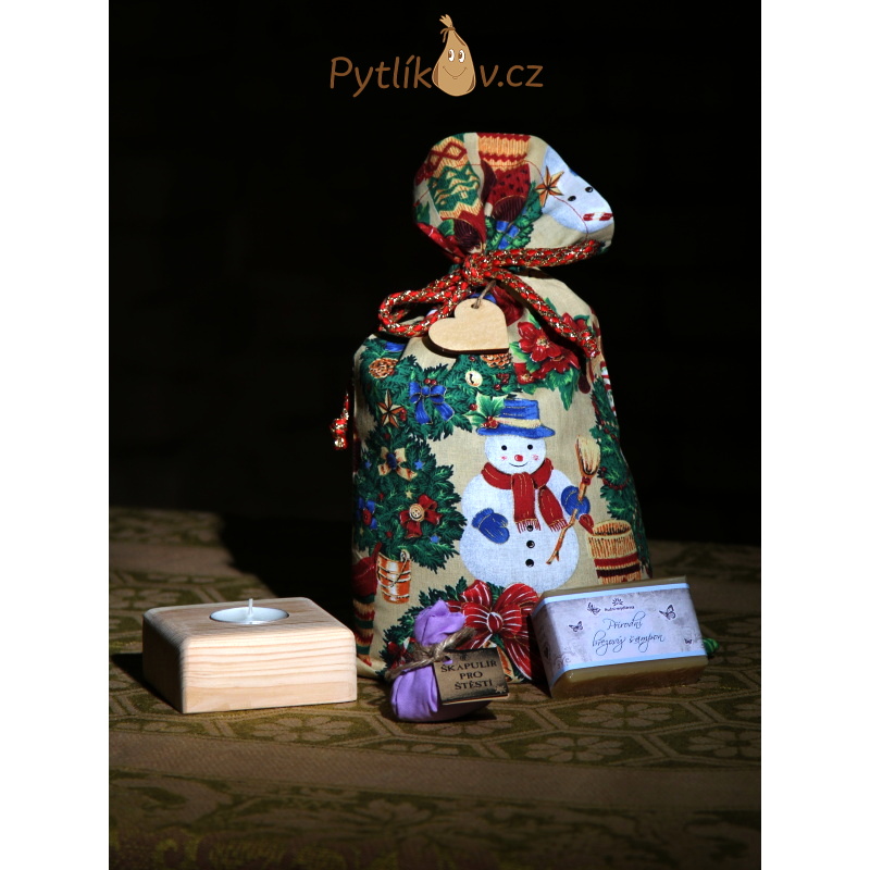 Vánoční sněhuláci na krémové plátěný pytlík 31 x 48 cm