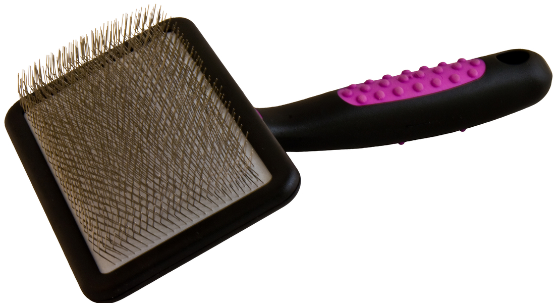 Jemný kartáč pro psy No.3 zahnuté zuby KW 3383