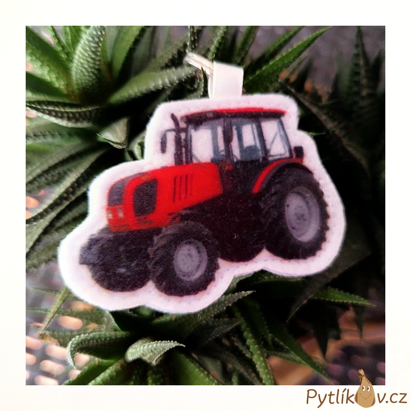 Přívěsek šitý z filcu - Traktor červený
