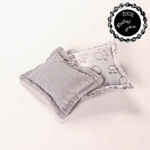 Mazlící polštářek tlapky šedé 20cm x 25cm