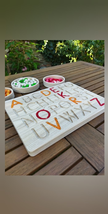 Dřevokaz Grafomotorická oboustranná tabulka písmena s impregnací