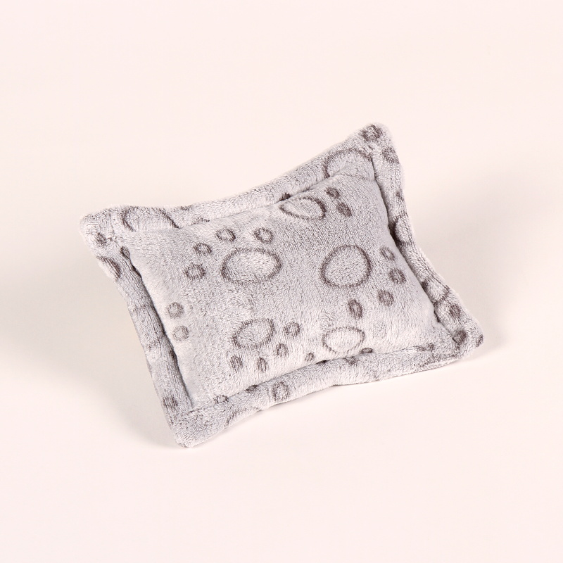 Mazlící polštářek tlapky šedé 20cm x 25cm