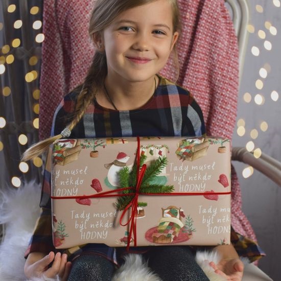 Housedecor Vánoční matný balící papír 0,7x1m - Tady musel být někdo hodný. 3 role složené na A3