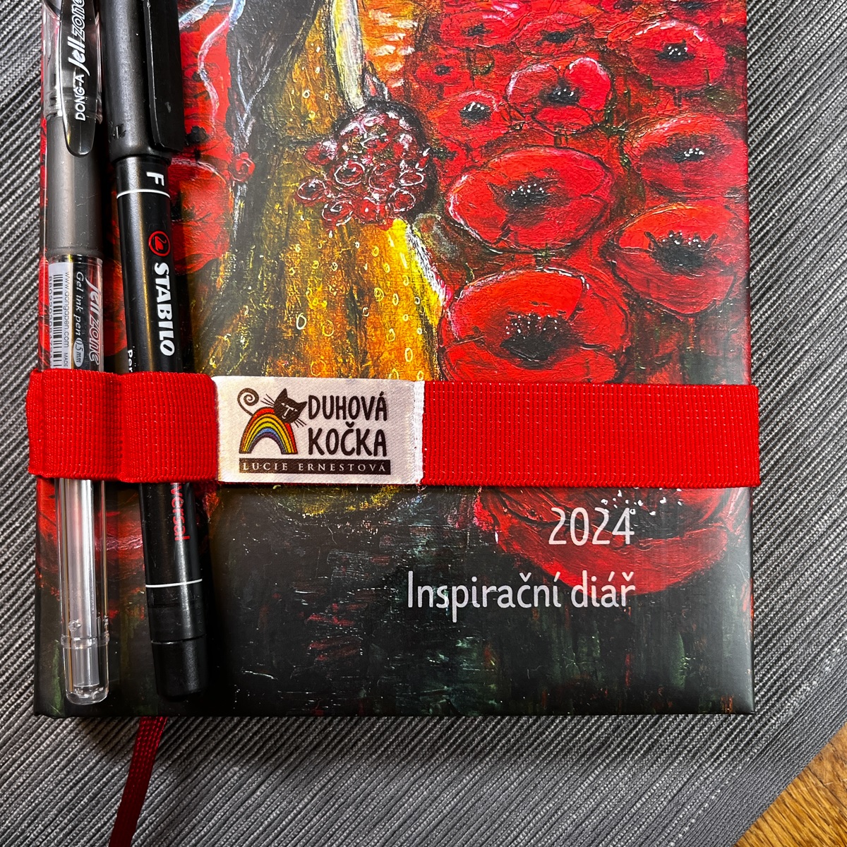 Duhová kočka Gumička na velký diář Zelená