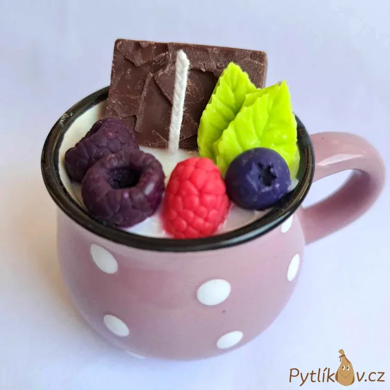 Svíčka v keramickém hrníčku Starorůžová-bílý puntík 80g švestka/růže/patchouli