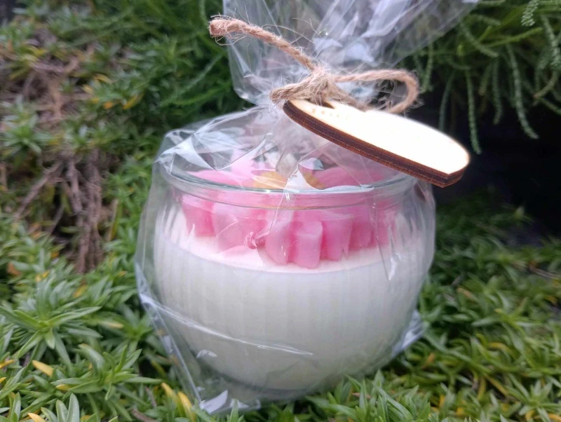 Svíčka květina ve skle 120g černá třešeň