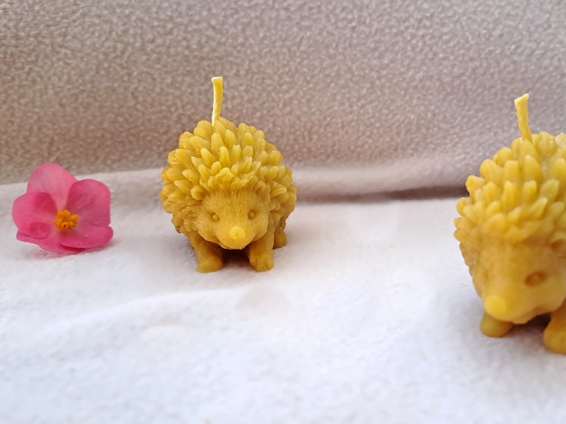 Svíčka Ježek 100% včelí vosk