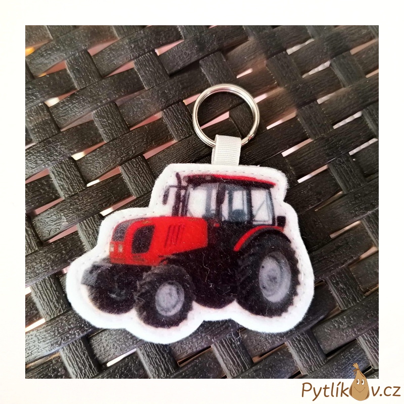 Přívěsek šitý z filcu - Traktor červený