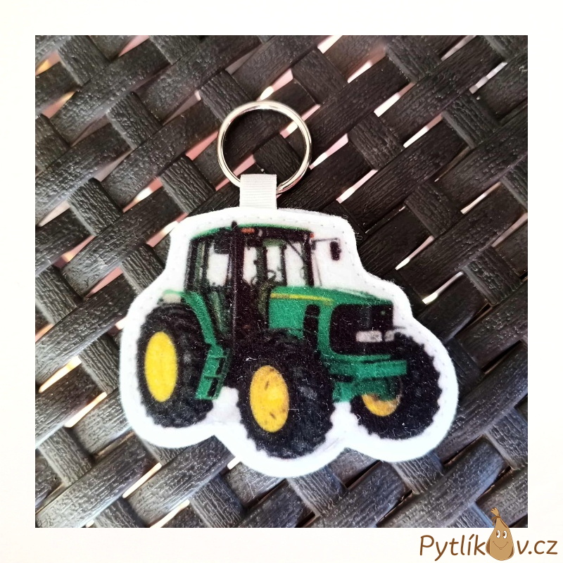 Přívěsek šitý z filcu - Traktor zelený