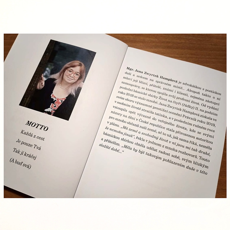 Život na čtyři řádky - básnická sbírka od Jany Zwyrtek Hamplové