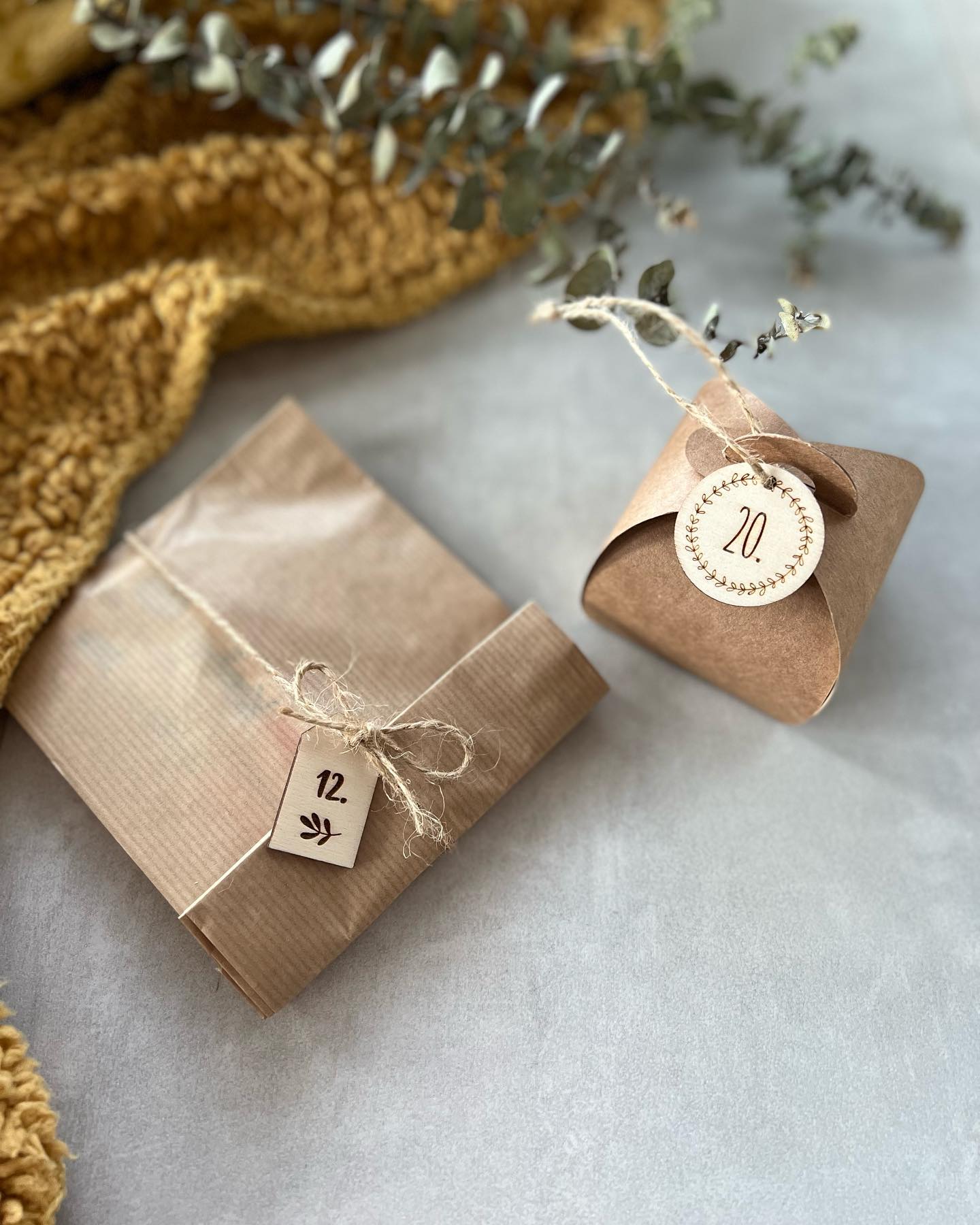 Visačky s čísly na adventní kalendář - kulaté 24ks/3,4cm