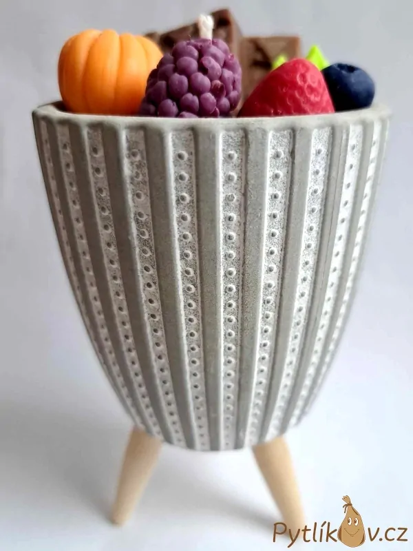 Svíčka v keramickém květináčku 130g švestka/růže/patchouli
