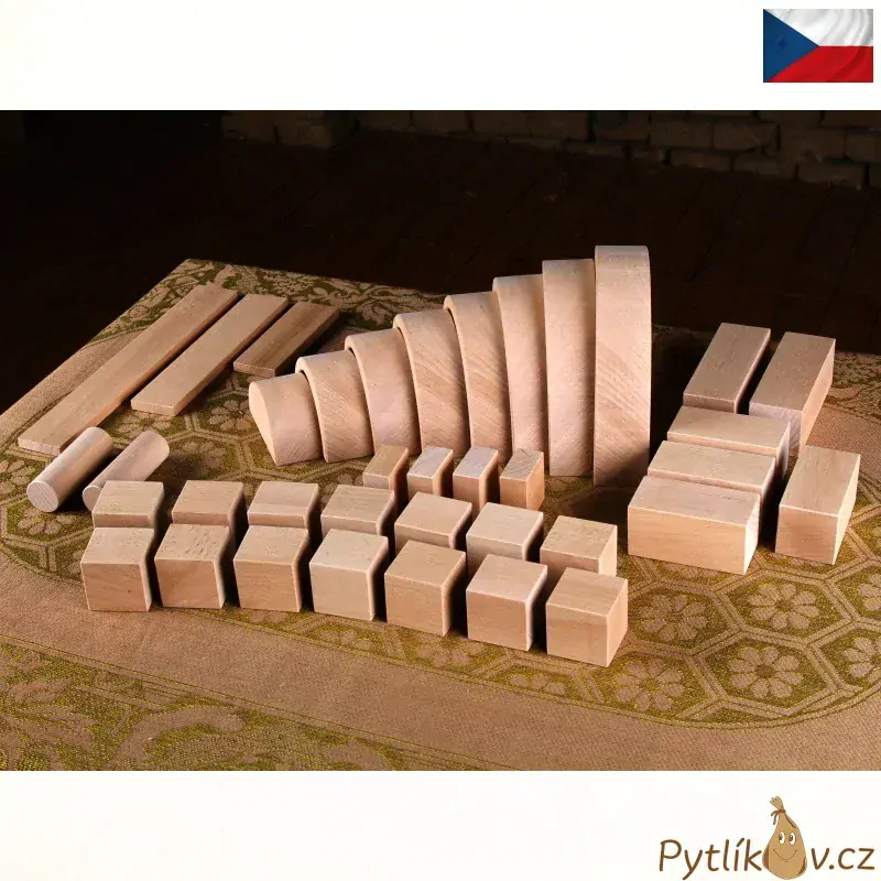 Dřevěná sada stavebních kostek S, provedení přírodní buk.