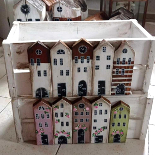 Obal na květináč velký bílý - zelený domeček 25x46 cm