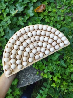 Dřevokaz Třídící misky Duha velká plná kuliček s impregnací