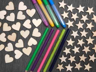 Dřevěný výřez - Srdíčka malá 10 ks