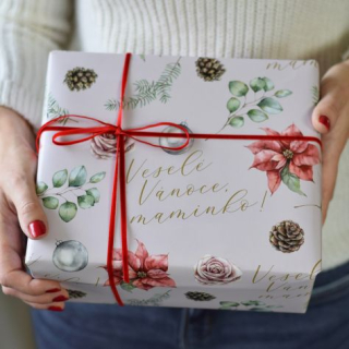 Housedecor Vánoční matný balící papír 0,7x1m - Veselé Vánoce, maminko! papír složený na velikost A3