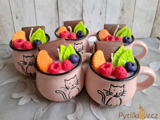 Svíčka v keramickém hrníčku Kočička starorůžová 80g borůvka/vanilka