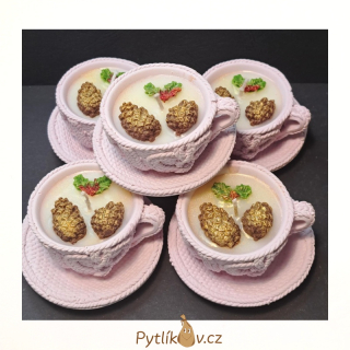 Svíčka hrníček s podšálkem pastelový - vánoční, vyrobený v ČR
