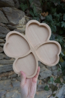 Dřevokaz Dřevěný tácek Čtyřlístek - buk s impregnací Osmo